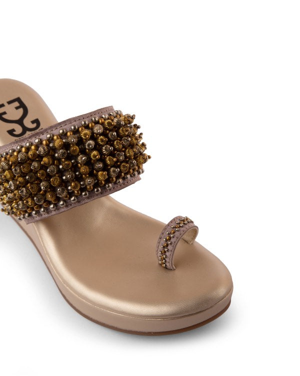 Bead-dazzled : Kolha Wedge