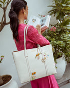 Fizzy Tote Leather Cream (With honeybee and floral embroidery)