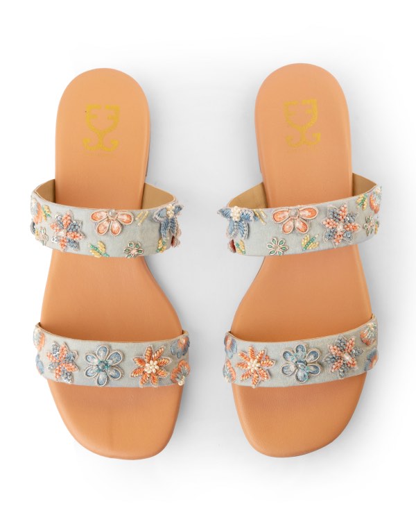 Daisy Daze : Sandals