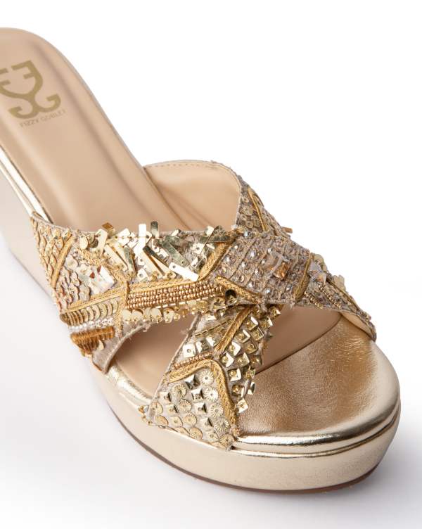 Gold Fashioned Criss Cross Wedge