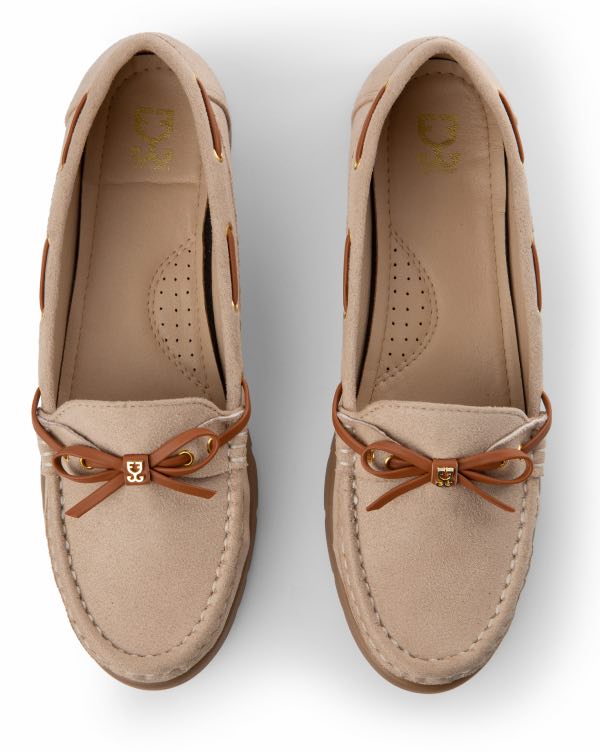 Strong Ties - Beige: Loafers