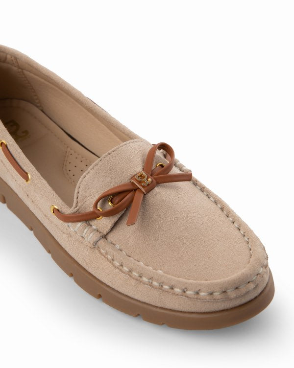 Strong Ties - Beige: Loafers