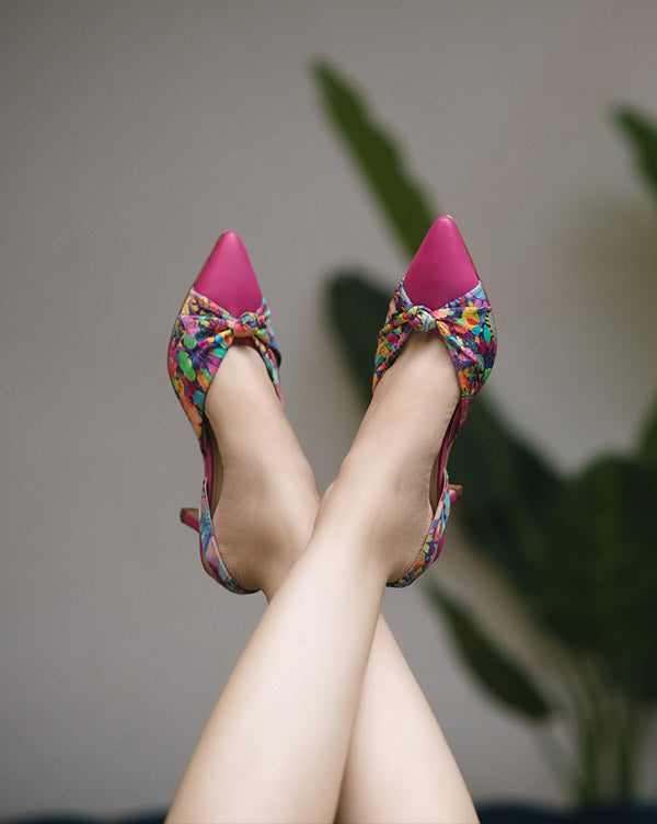 High heels shoe, made with diamonds Stock Vector by ©Marymo.art 110244238